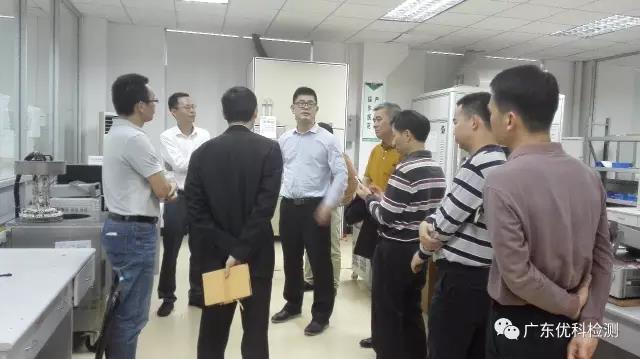 东莞市质监局刘东兴副局长一行莅临广东优科参观指导
