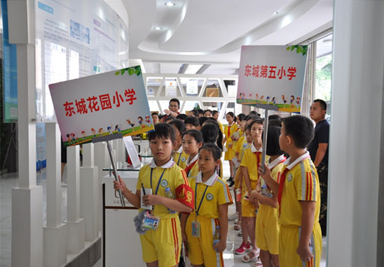 东城花园小学来优科开展科普体验活动-1.jpg