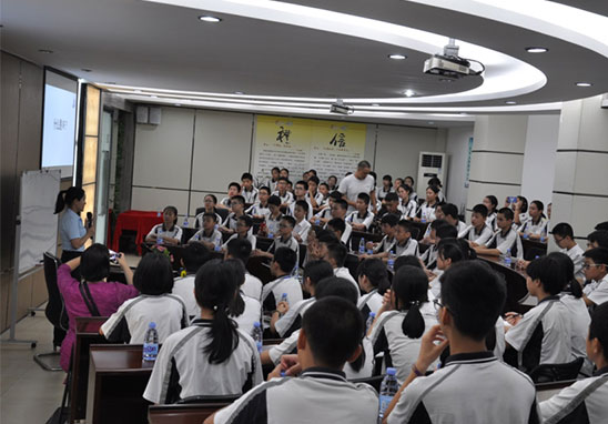 东城第一中学、东城初级中学科普参观学习活动-2.jpg